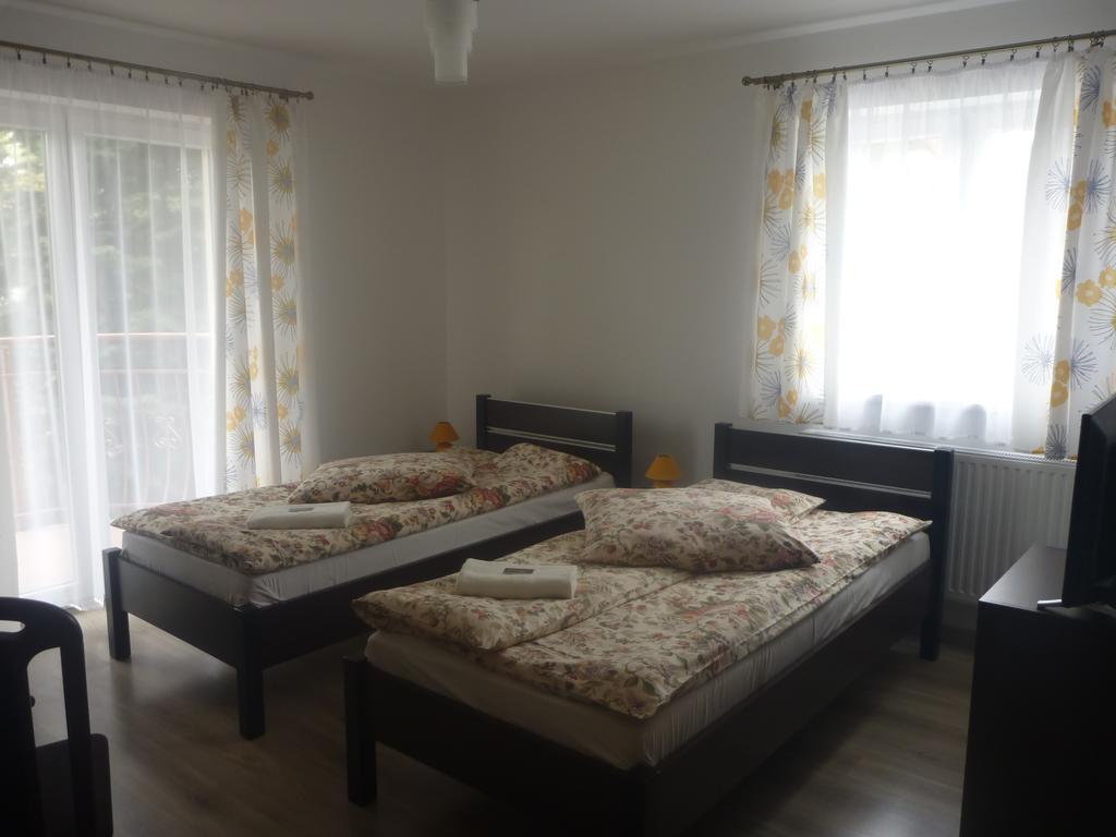 Osrodek Wypoczynkowy Nad Stawem - Holiday Resort By The Lake - Erholungsheim Am See - Prazdninovy Dum U Jezera Kudowa Zdroj Room photo